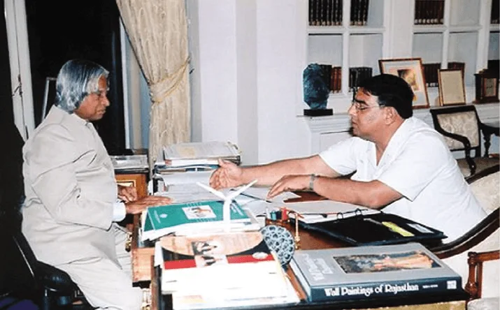 Former President of India Dr A P J Abdul Kalam is Discussing With Dr S K Jain